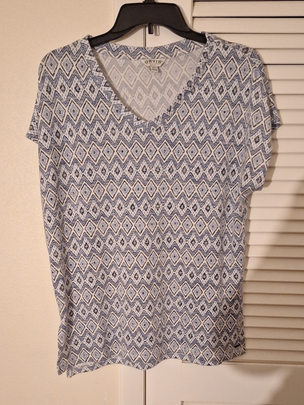 Orvis Blue and White Diamond-Pattern V-Neck Short Sleeve Top